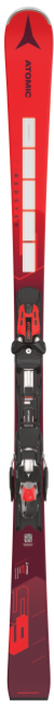 Roter Atomic-Ski mit schwarzer und roter Bindung, vertikal vor weißem Hintergrund.