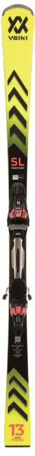 Gelb-schwarzer Volkl-Ski mit auffälligem Chevron-Design und aufgesetzter Bindung, von oben gesehen.