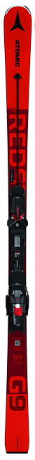 Ein roter Atomic Redster-Ski mit schwarzer Bindung, von oben gesehen.