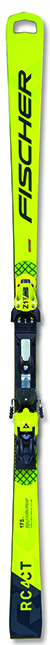 Leuchtend gelber Fischer-Ski mit schwarzer Bindung und fetter schwarzer Schrift auf der Oberseite.